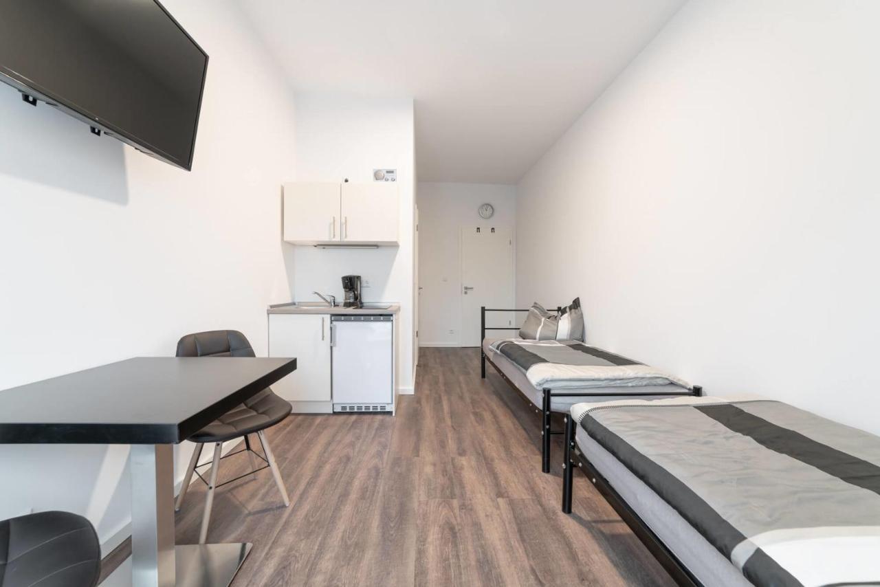 Monteurzimmer Berlin Pankow Mit Dachterrasse - Nur 10 Min. Von Der A10 - 3 Zimmer/ 7 Betten Luaran gambar