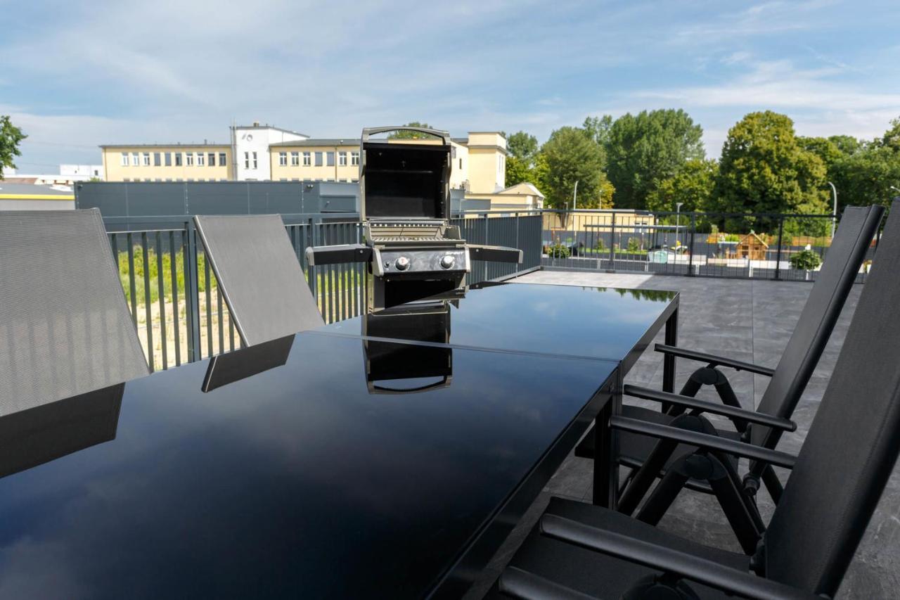 Monteurzimmer Berlin Pankow Mit Dachterrasse - Nur 10 Min. Von Der A10 - 3 Zimmer/ 7 Betten Luaran gambar
