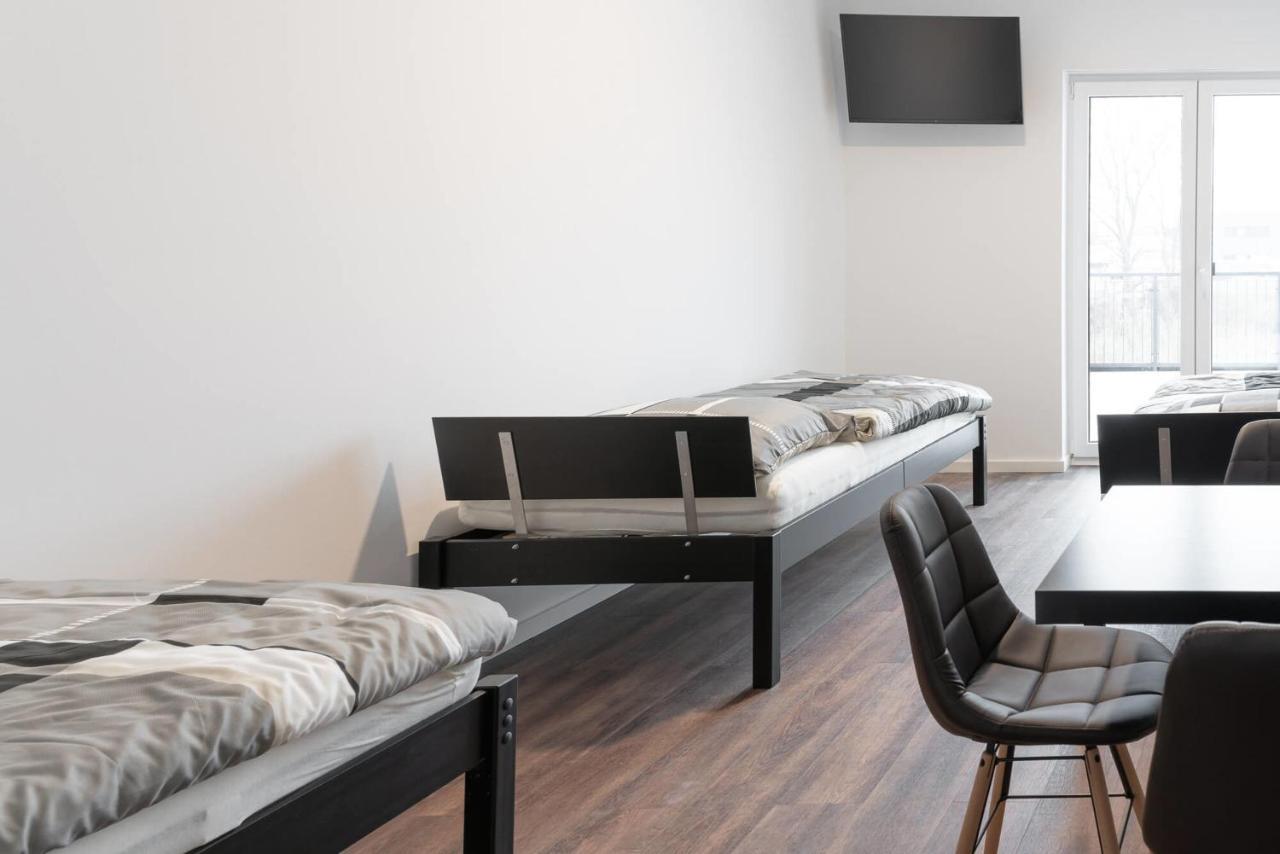 Monteurzimmer Berlin Pankow Mit Dachterrasse - Nur 10 Min. Von Der A10 - 3 Zimmer/ 7 Betten Luaran gambar