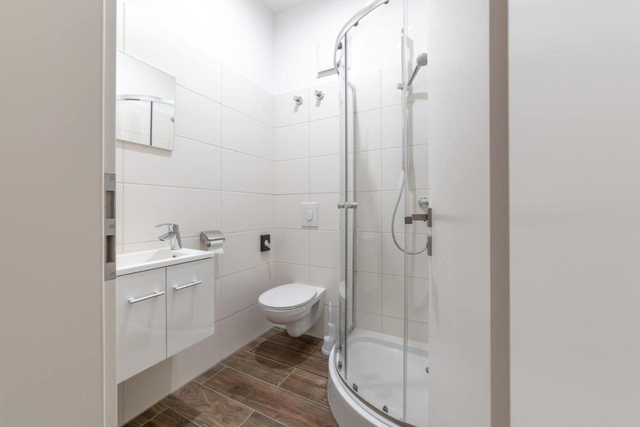 Monteurzimmer Berlin Pankow Mit Dachterrasse - Nur 10 Min. Von Der A10 - 3 Zimmer/ 7 Betten Luaran gambar